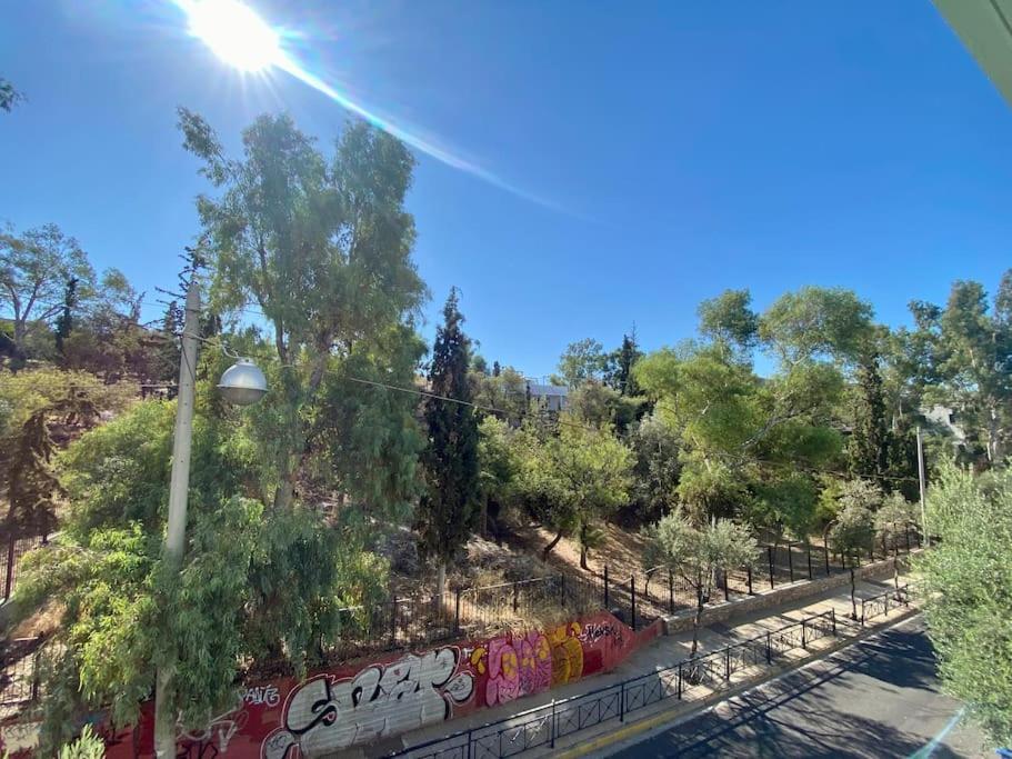 Apartment Dimofontas - Hub Thiseio & Gkazi Athens