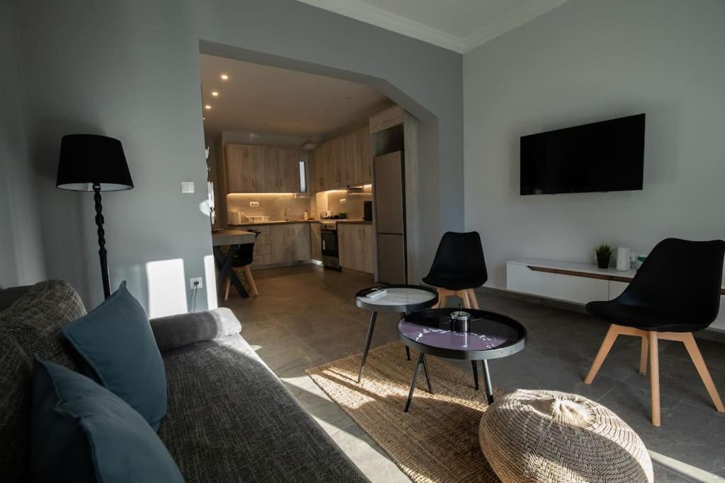 Dimofontas - Hub Thiseio & Gkazi Apartment Athens